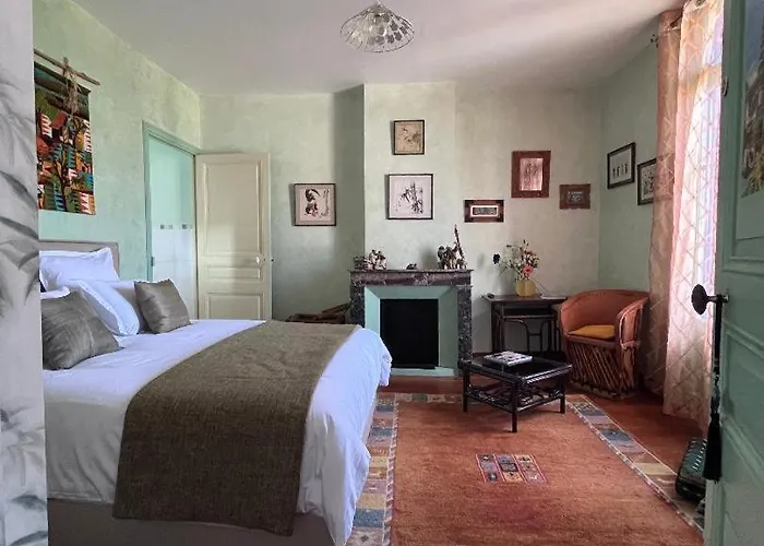 Проживание в семье Catalana Del Ginkgo *