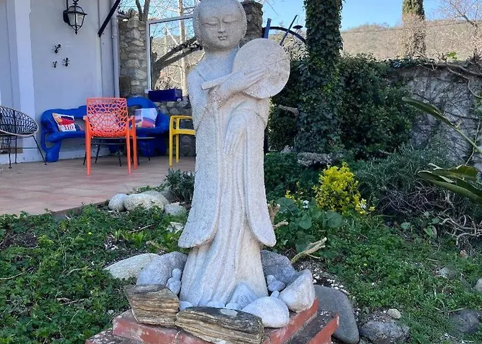 Проживание в семье Catalana Del Ginkgo Прад
